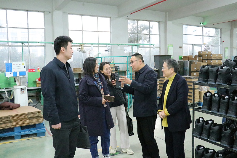 山东省皮革协会研究所马书记一行莅临百华鞋业指导工作