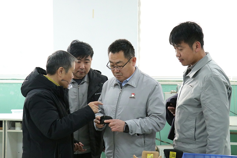 国内著名集团莅临百华鞋业，携手打造合作新篇章！