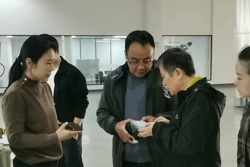 百华鞋业赴罗霸自动化系统(广东)有限公司考察并正式签订合同