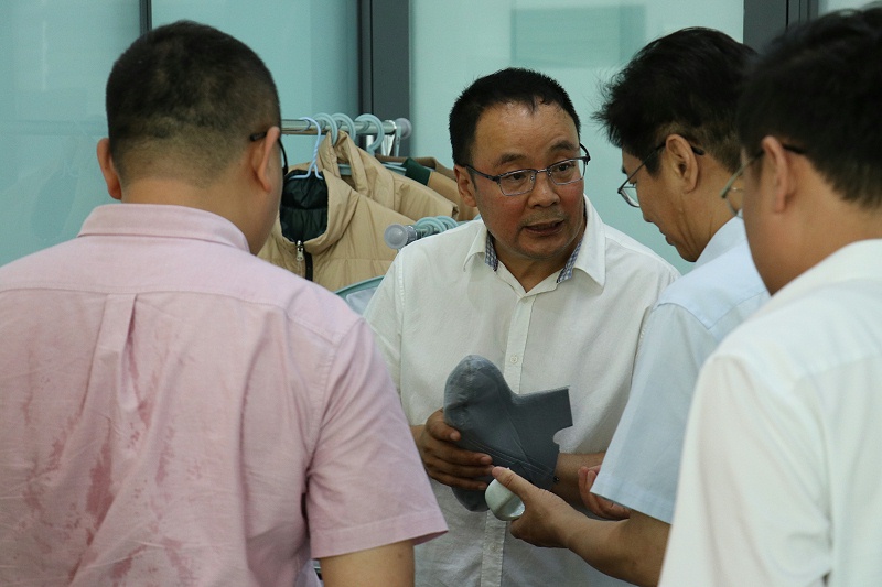 山东省发展改革委到百华鞋业走访调研