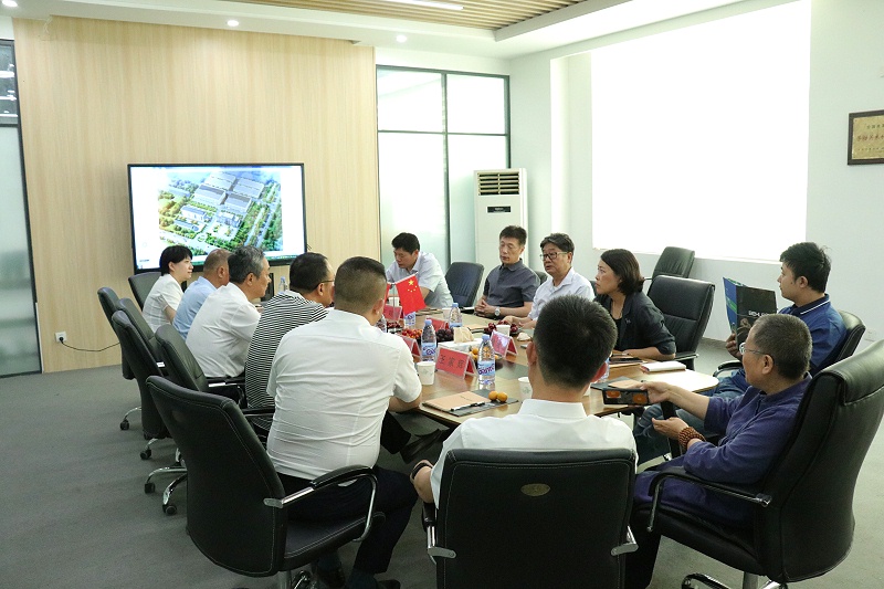 山东省贸促会党组成员、副会长刘晓江一行莅临百华鞋业调研指导